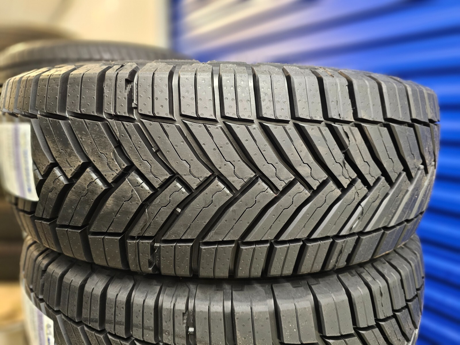 2X MICHELIN AGILIS CROSSCLIMATE 215/65 R16C 109/107T 8 PLY VAN A/S 215 ...
