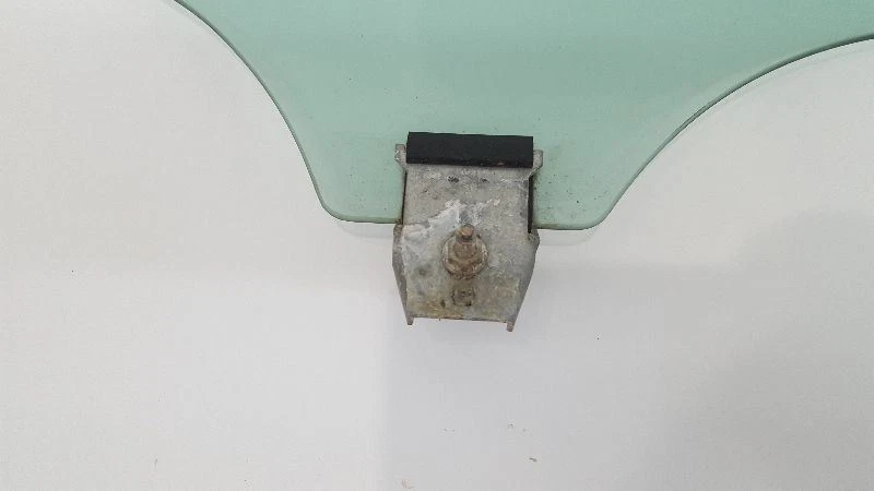 Vidrio de puerta delantera del lado del conductor OEM 2003 2004 2005 2006 2007 Cadillac Cts Foto 4 de 4