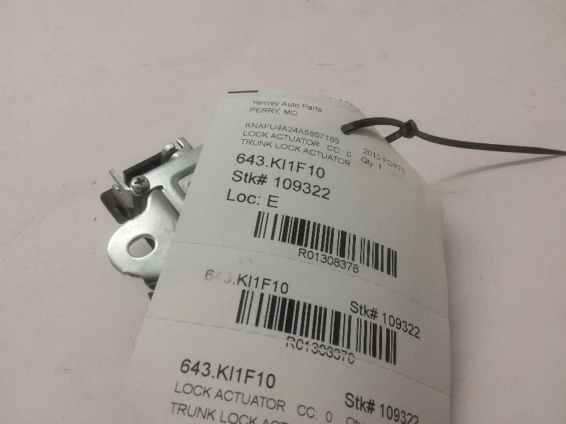 Mecanismo de actuador de bloqueo eléctrico tapa maletero trasero Kia Forte 2010 2011 2012 2013 OEM Foto 4 de 4