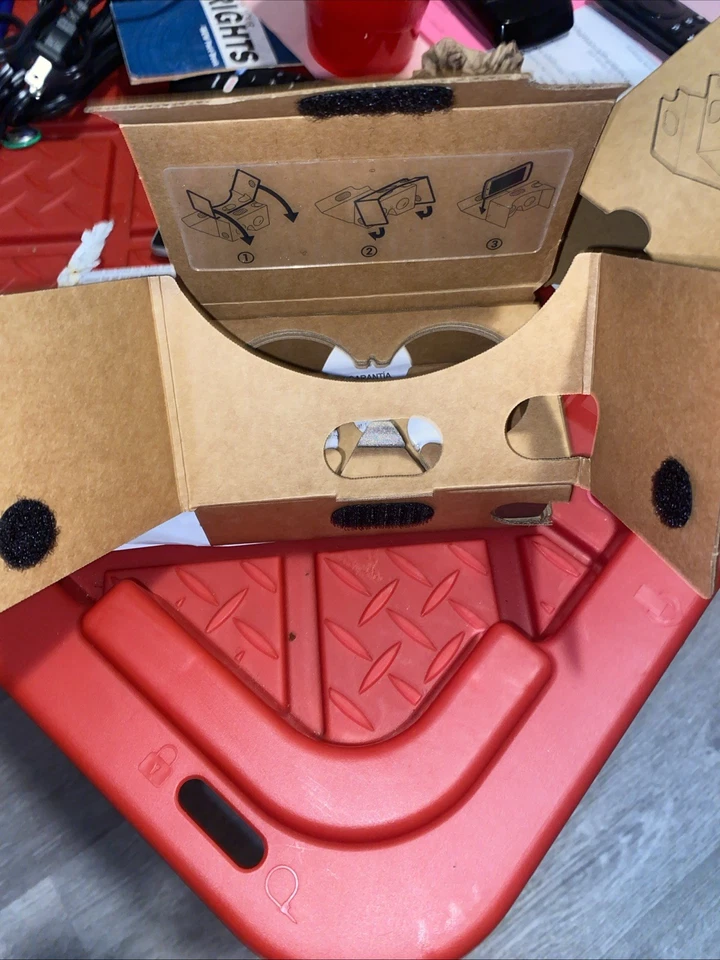 ¡Nuevo! ¡Nunca usado! Visor de realidad virtual de cartón, ¡ideal para niños! Foto 4 de 4