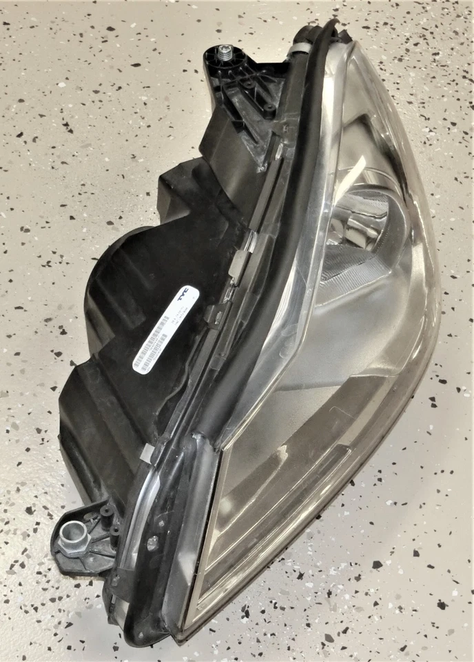 Conjunto de faros delanteros del lado del conductor Mercedes-Benz C250 2012-2014 ⭐F3⭐ Foto 3 de 4