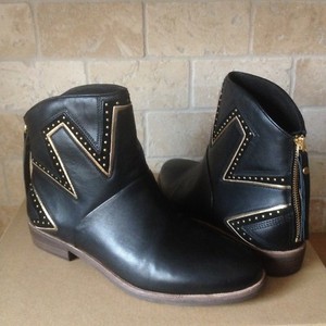 UGG LARS BLACK LEATHER STUD STARBURST 