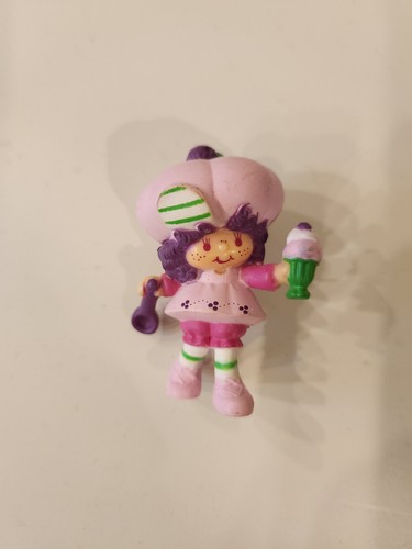 Vintage 1980's Strawberry Shortcake PVC Miniature Raspberry Tart Fig. by Kenner