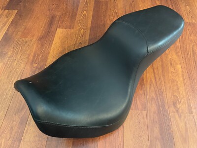 Harley Davidson 00-07 FXSTD Softail Deuce OEM Smooth Seat