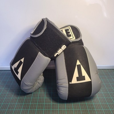 Title Boxing Gel World Bag Gloves - Black/Gray Size Large  Great Condition