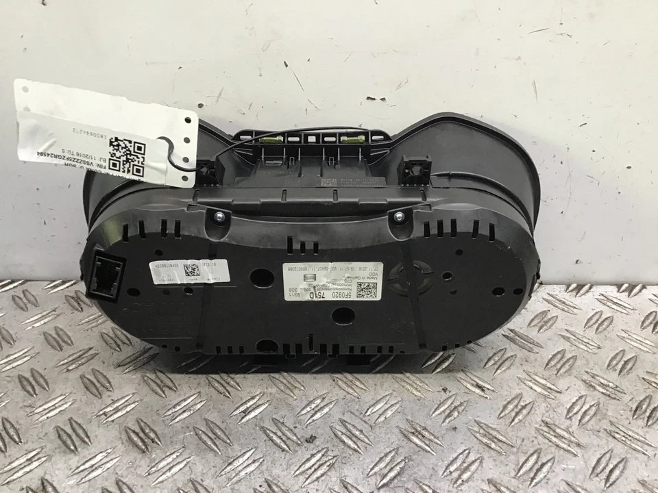 Tacho Seat Leon (5F) 2.0 TDI 135kW 184PS 5F0920751D Kombiinstrument - Bild 2 von 2