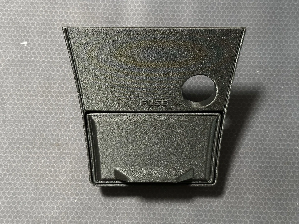 1970-71 Datsun 240z bandeja de cinzas fusível capa reprodução substituição feita nos EUA - Imagem 3 de 4