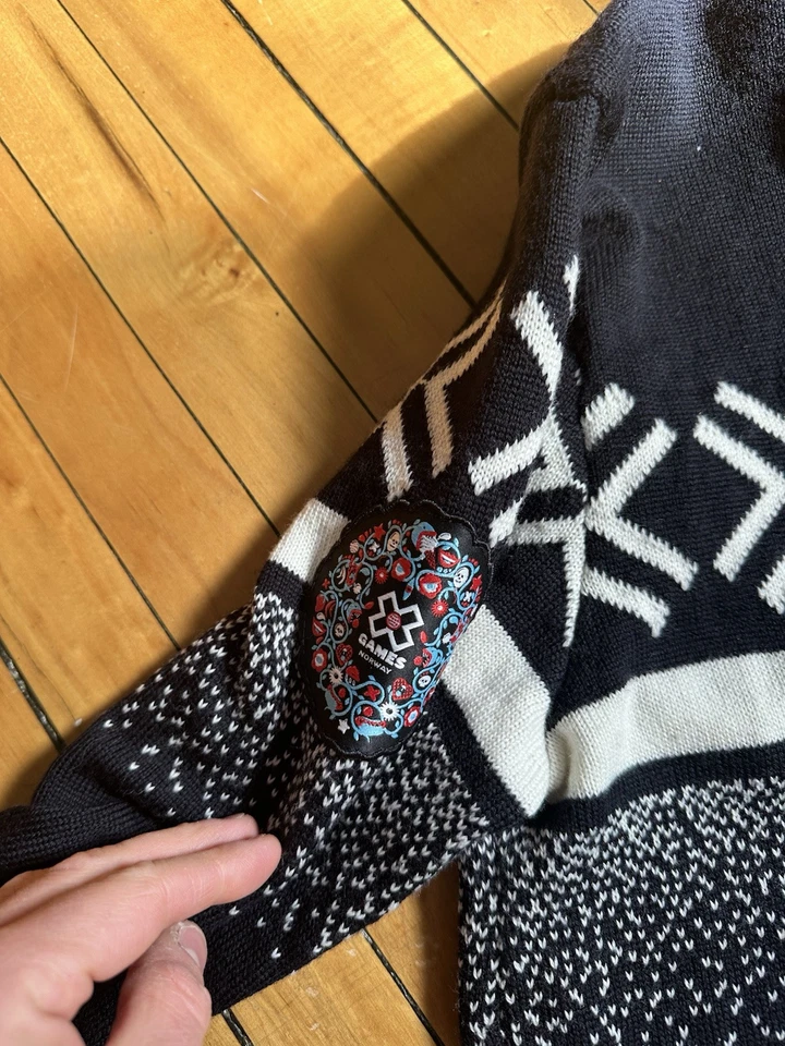 Dale of Norway Limited XGAMES Snowflake 1/2 Zip Merino Wool Sweater M LNWOT - Image 2 of 4