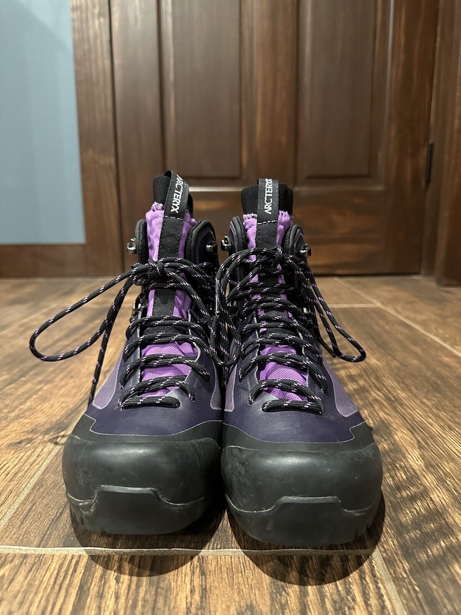 Arc'teryx Bora Mid GTX Black & Purple Boots Womens Size 6.5 Arc'teryx Bora Mid GTX Black & Purple Boots Womens Size 6.5