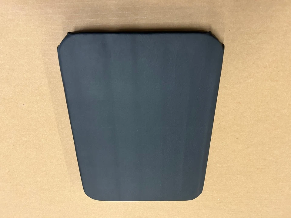 Tocadiscos giratorio con soporte para TV u computadora Turner Lazy Susan en vinilo negro Foto 3 de 4