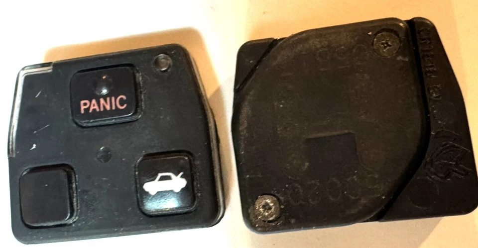 oem keyless remote Lexus ES300 SC300 SC400 GS30 HYQ1512V HYQ12BBT CAR key fob 4C - Image 3 of 4