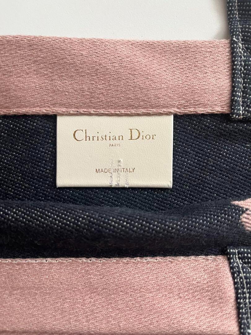 CHRISTIAN DIOR 2022 Designer of Dreams Tokyo Exhibition Tote CHRISTIAN DIOR 2022 Designer of Dreams Tokyo Exhibition Tote
