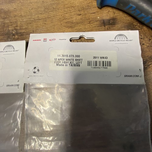 Sram apex 10 speed white shifter levers replacement (8697-166) - Picture 6 of 6