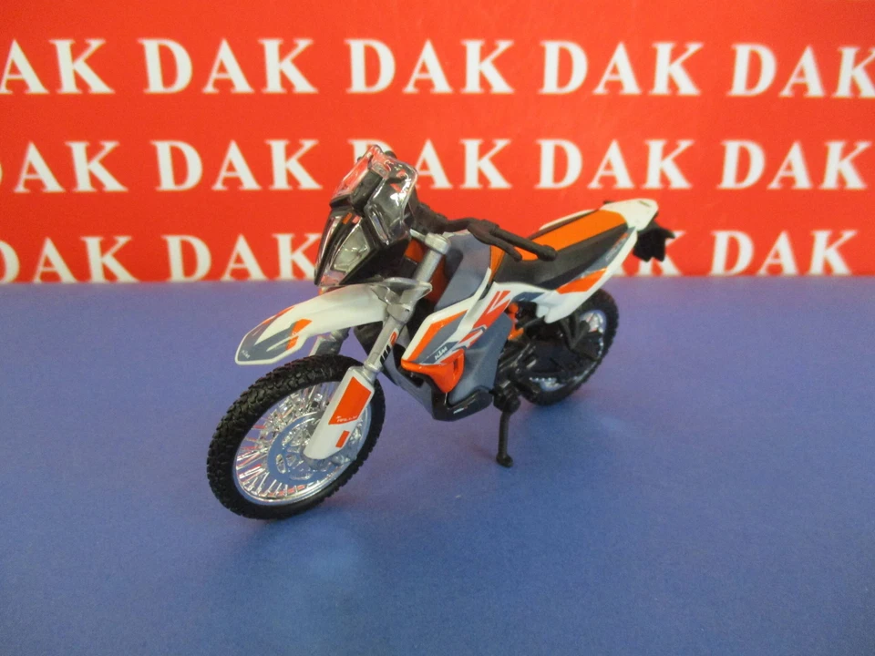 Die cast 1/18 Modellino Moto KTM 790 Adventure R Rally by Burago - Immagine 2 di 4