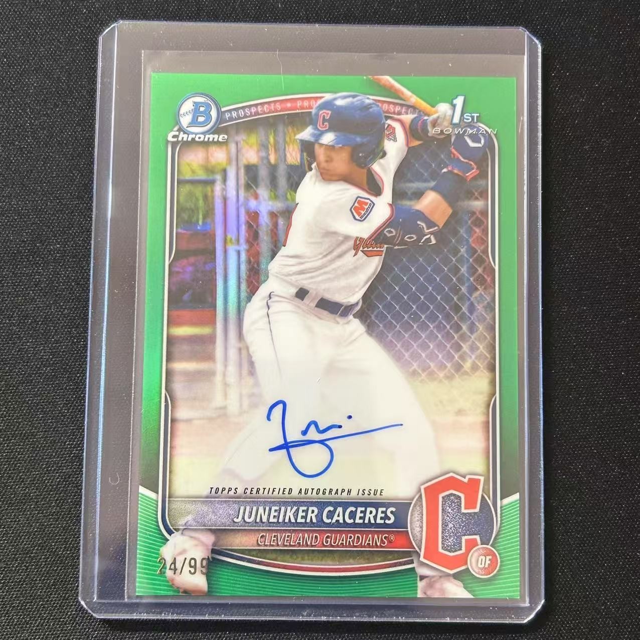 🔌IU 2025 BOWMAN CHROME BASEBALL PROSPECT 1ST AUTO GREEN /99 JUNEIKER CACERES