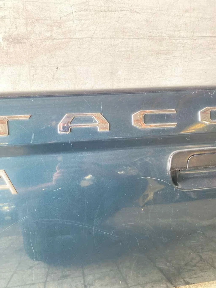 Trunk/decklid/hatch/tailgate TOYOTA TACOMA 95 96 97 98 99 00 01 02 03 04 - Image 4 of 4