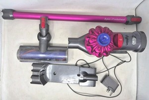 Gebrauchter Dyson v7 Motorhead Akku Staubsauger - braucht neuen Akku