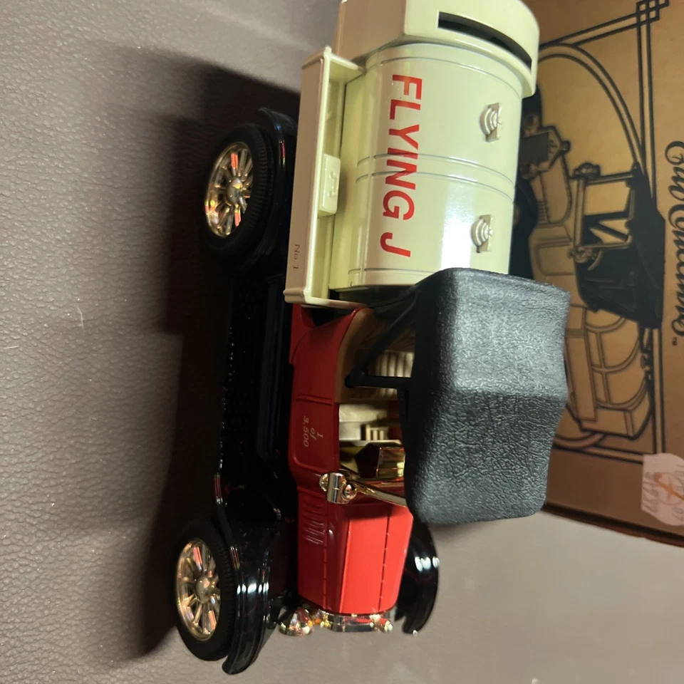 ERTL 1918 FORD CAMIÓN CISTERNA BANCO DE PUBLICIDAD "FLYING J" ESCALA 1/25 Foto 3 de 4