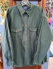 Vintage Pendelton Men's XL Forester Green Button-Down Shirt Long Sleeve Cotton