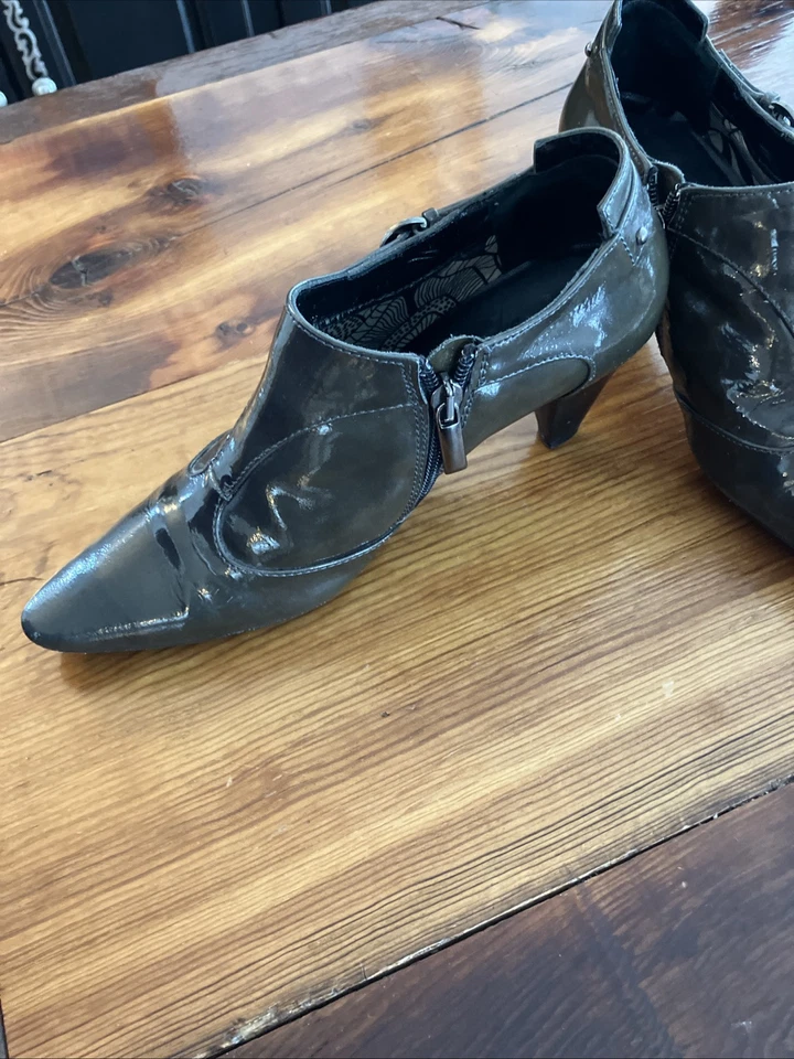 Botines Aquatalia by Marvin K charol negro cremallera lateral para mujer 8 Foto 2 de 4