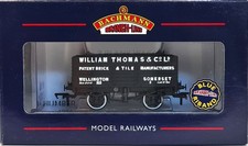 Bachmann 37-100F 7 Plank Open Wagon William Thomas & Co Livery - Limited Edition