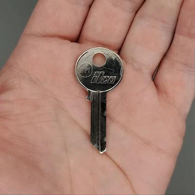 2x Ilco TP1 Key Blanks fits some Older Toyota Land Cruiser same as Taylor T66U