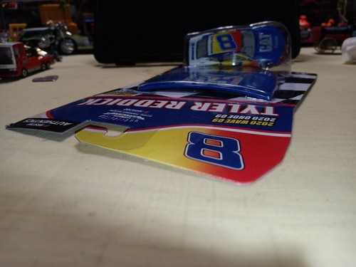 Nascar Authentics Tyler Reddick 2020 #8 Cat Power 1:64 Rookie Striped - Bild 11 von 12