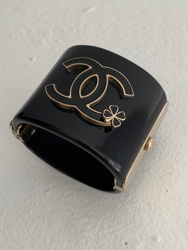 $2450 CHANEL Black Resin Cuff Bracelet Gold Logo LUCKY FOUR LEAF CLOVER Box Auth | eBay $2450 CHANEL Black Resin Cuff Bracelet Gold Logo LUCKY FOUR LEAF CLOVER Box Auth | eBay