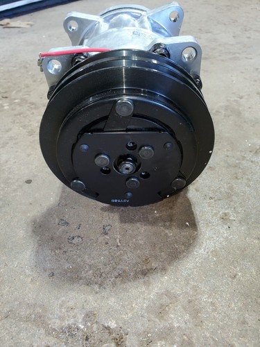 Sanden 7929 Compressor w/Clutch - NEW OEM 3970908504 Case New Holland - Foto 7 di 8