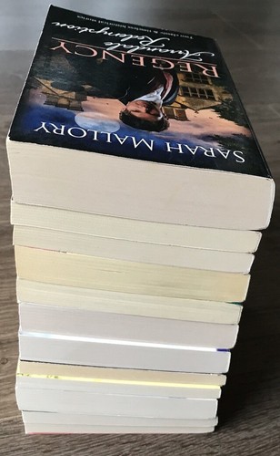 Mixed Lot Of Mills And Boon Romance Novels, 12 Paperbacks, Medical, Desire - Picture 4 of 5
