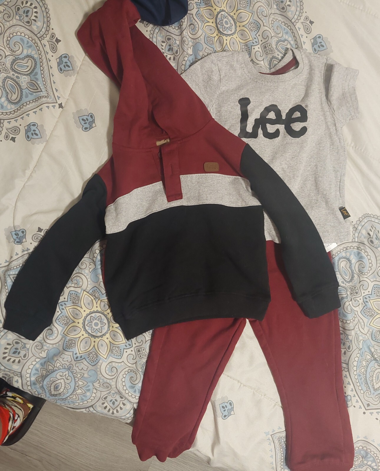 Picture 1 of 9