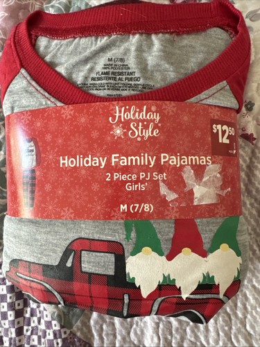 Holiday Style Family Pajamas Two 2 Piece PJ Set Girls Size 7/8 M Medium Gnomes