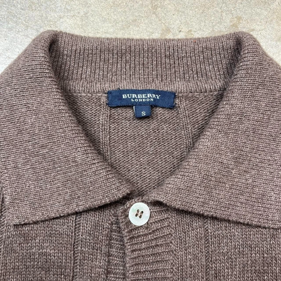 Suéter polo vintage Burberry London lã cashmere marrom masculino pequeno - Imagem 2 de 4