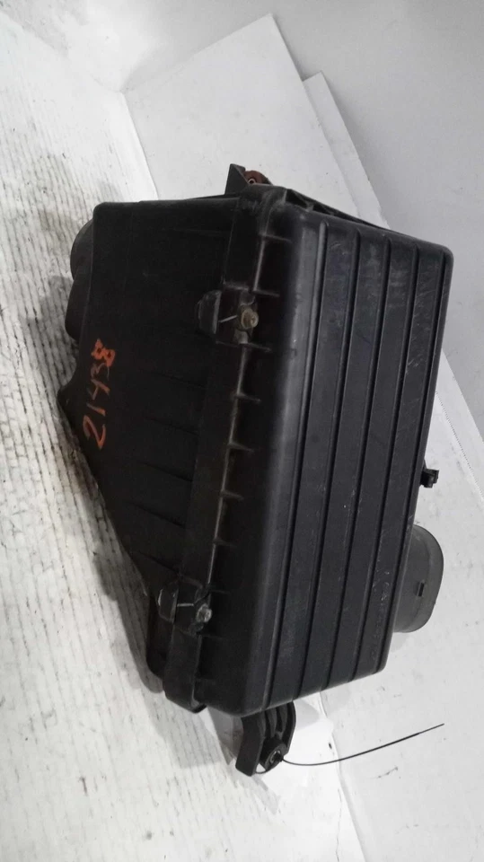 Conjunto de filtro de aire usado se adapta a: Honda Accord 1999 grado B Foto 2 de 4