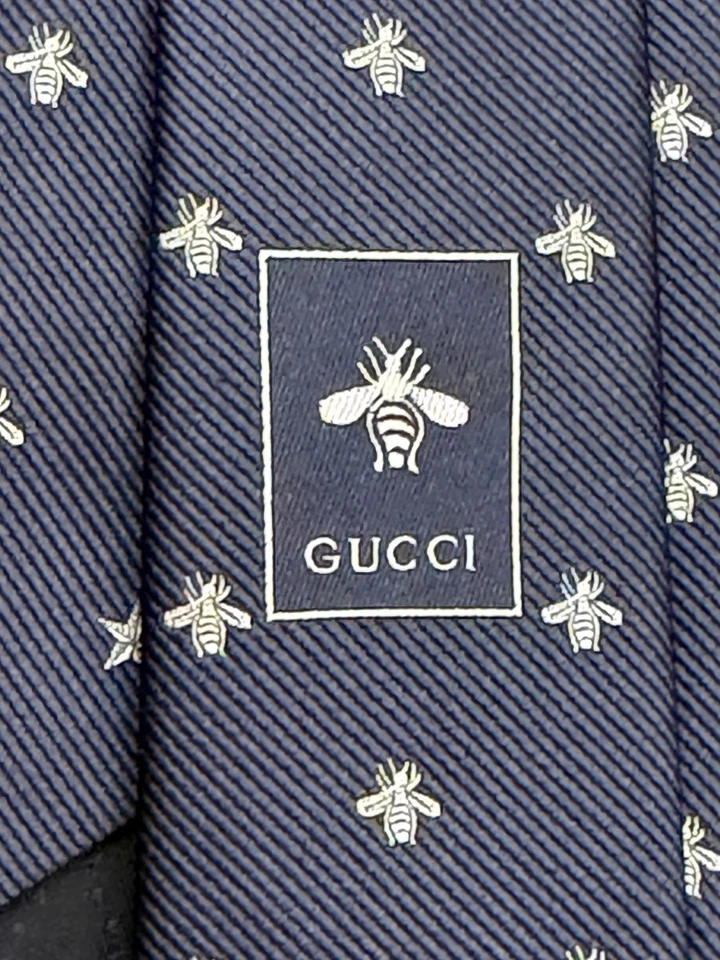 Gravata Gucci Bees & Stars azul marinho autêntica - Imagem 4 de 4