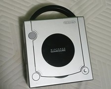 Nintendo gamecube , platinum color, lot with games.