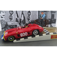 Ferrari 290 Mm N.600 Mille Miglia 1956 J.M.Fangio Start Diorama 1:43 Art Model A