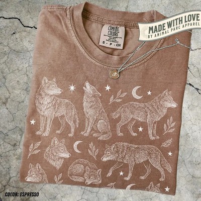 Wolf Full Moon Vintage Comfort Tee Graphic Shirt Men Women