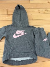 Nike Girls Size 6 Gray Sweat Suit Pants And Sweatshirt Set