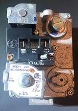 White Rodgers Goodman Gas Valve 36E24 205 C330926P01 Box23