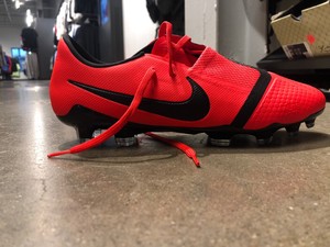 Nike Unisex Adults Phantom Venom Academy Ic Football Boots