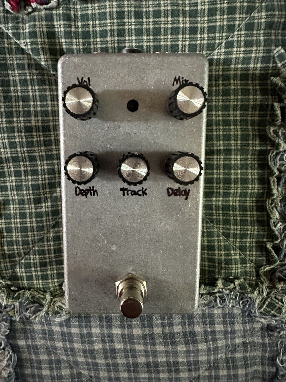 mid-fi electronics clari(not) fuzz clone