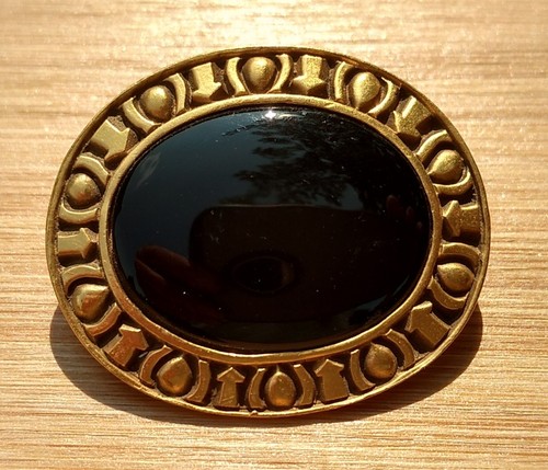 MFA Brooch Pin Black Cabochon Goldtone Border Museum Fine Arts Boston Marked - Picture 6 of 7