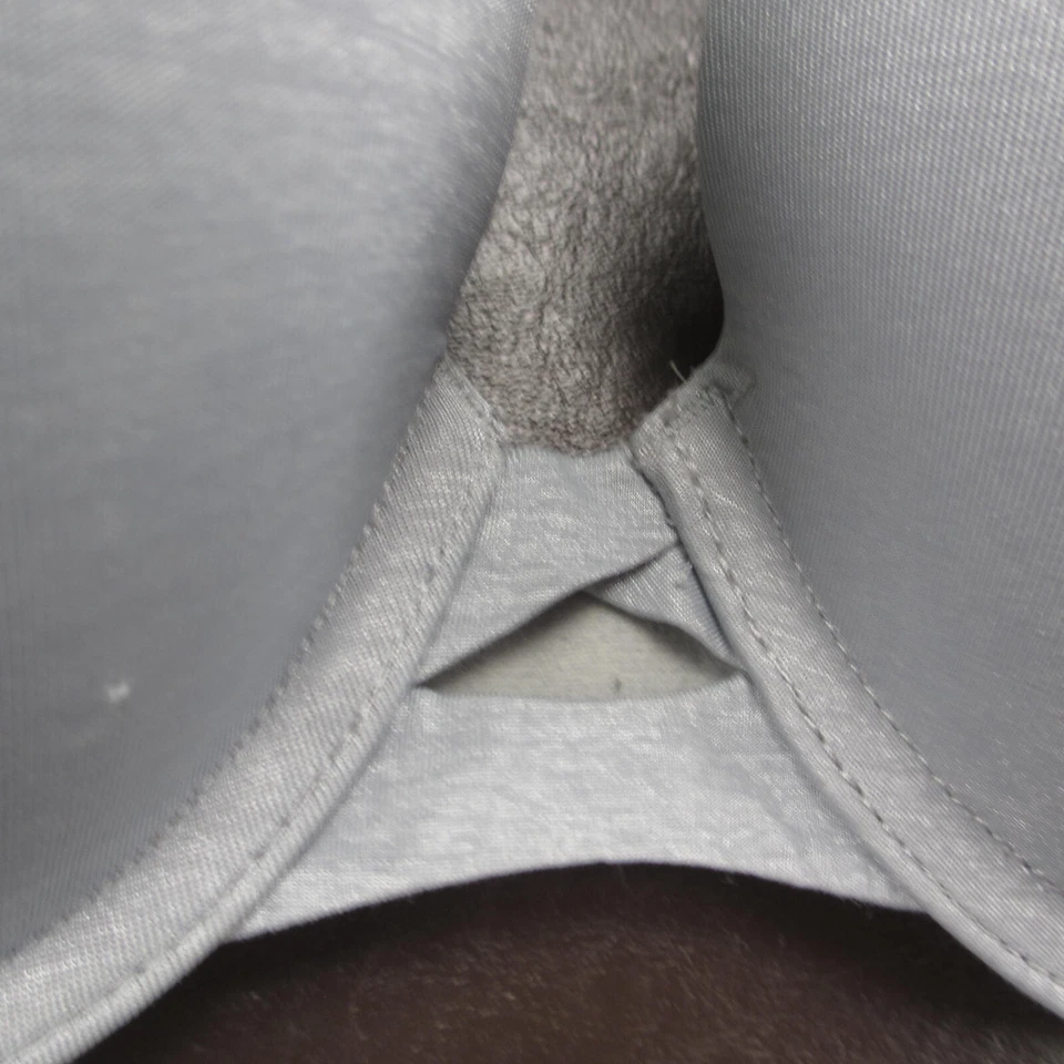 Sutiã Victoria's Secret 34C cinza acolchoado com aro ajustável fecho traseiro - Imagem 3 de 4