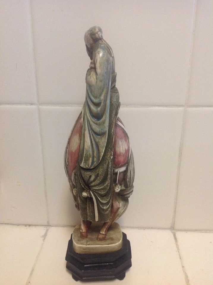 Figura de resina de colección rara marca Kangxi montando a caballo 8" de alto  Foto 3 de 4