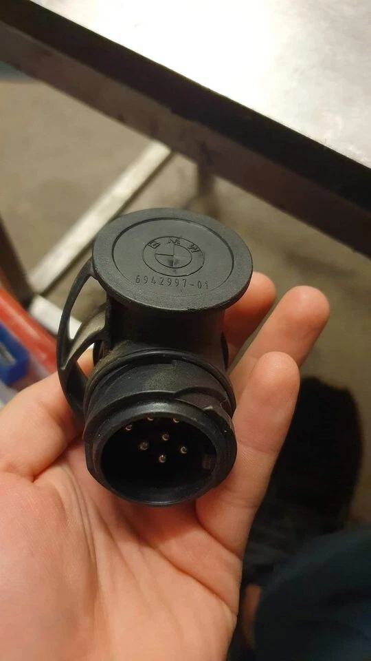 GENUINE BMW Tow Bar Adapter Socket 6942997-01 | eBay