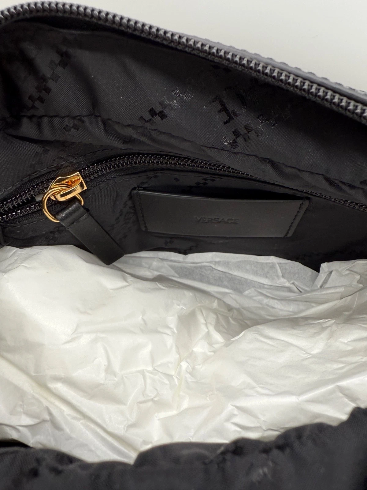 AUTENTICA Borsa a tracolla trapuntata Versace da uomo Myth in nylon nera nuova con etichette $1095