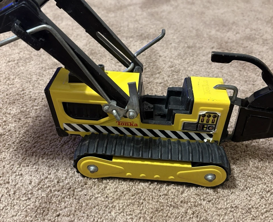 Vintage Metal Tonka T-6 Track Front End Loader / Backhoe Bulldozer #810659 USA - Image 2 of 4