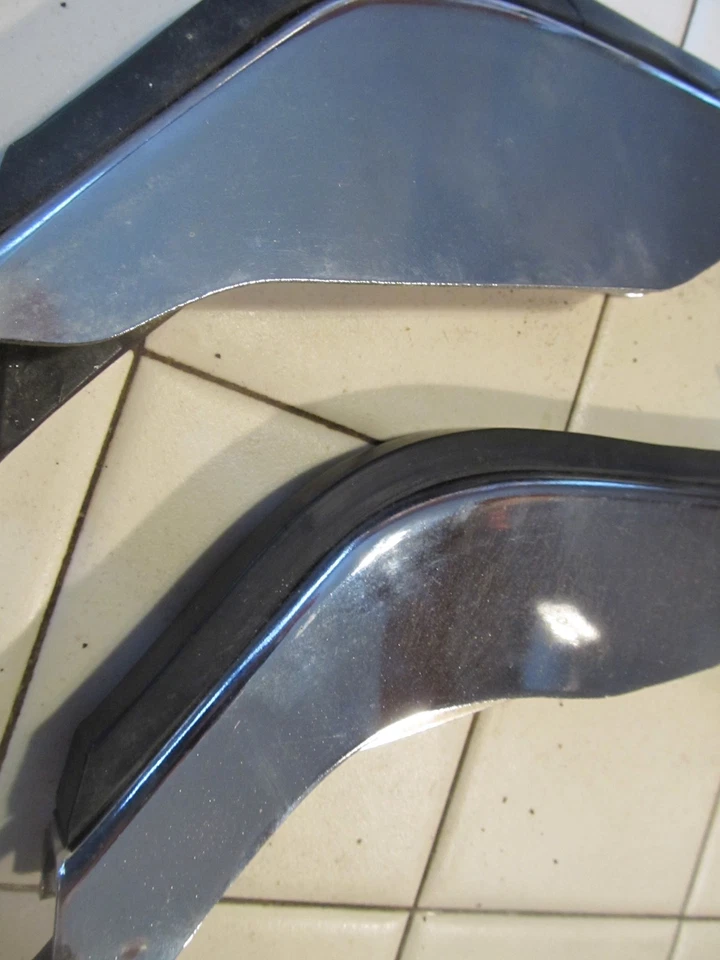 Buick GS 1971 Skylark protectores de parachoques delanteros interiores - accesorio original usado 1 par Foto 4 de 4