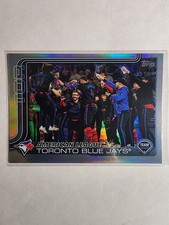 2025 Topps Series 2 - Toronto Blue Jays #570 Rainbow Foilboard